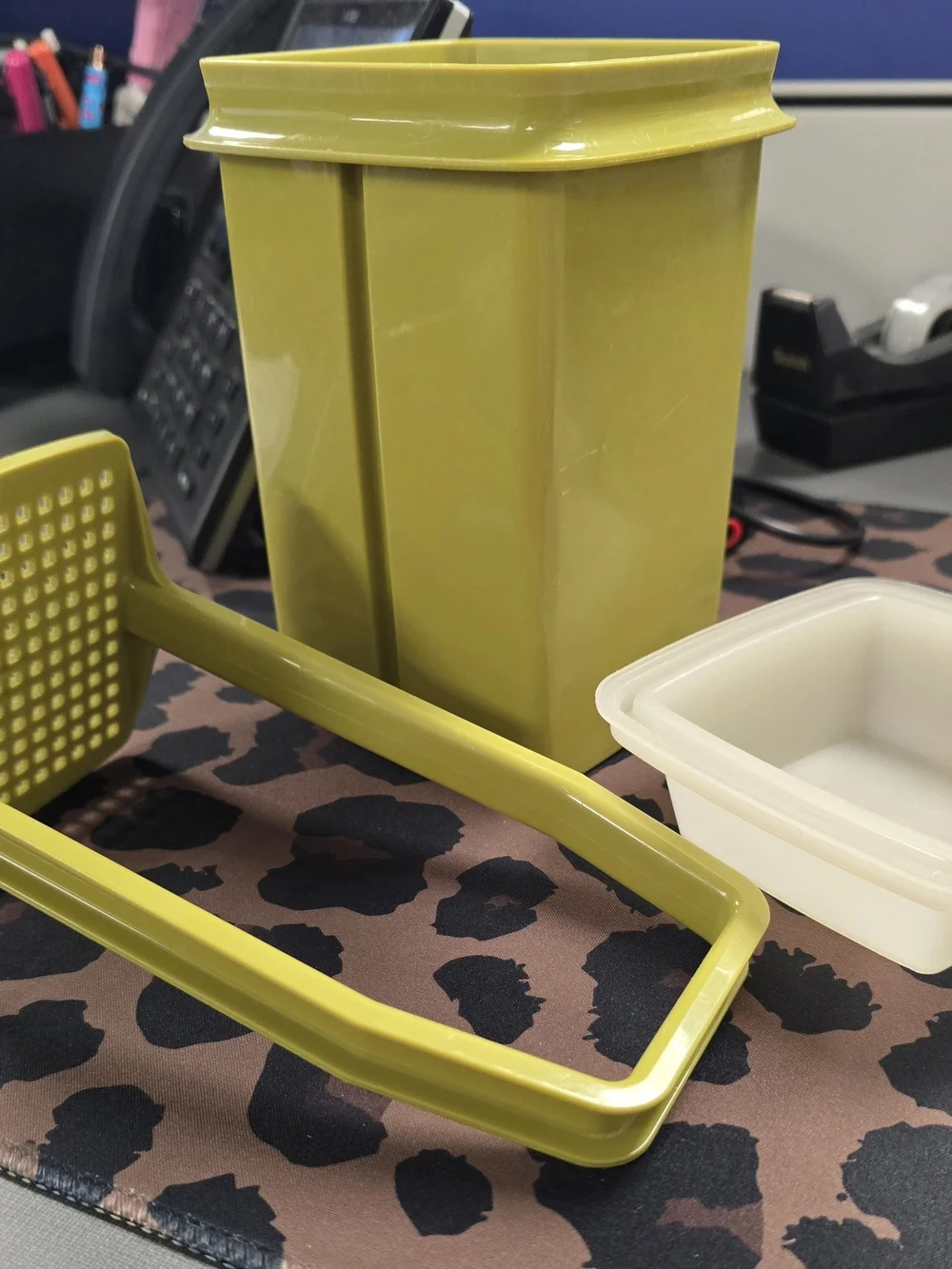 Tupperware compact bin